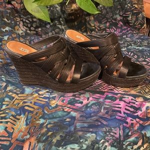 Ugg size 7 Sandals